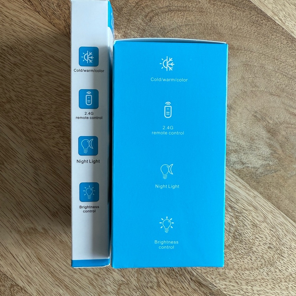 Smart LED Light Bulb with Remote Control - Picture 3 of 4